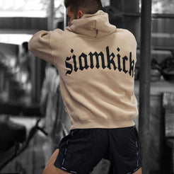 Model is 177cm, 70kg wearing size M