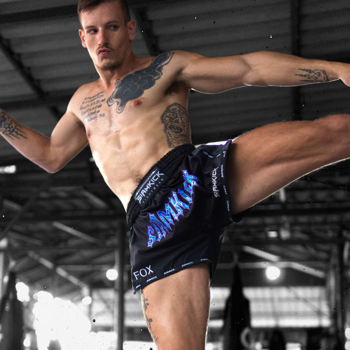 Zack con Pantalones cortos de Muay Thai "Capri Rift", talla L